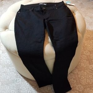 NWT black Old Navy Flirt jeans,  6 petite